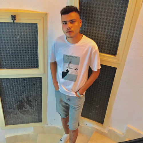 لعبالي في دماغي و مفيش مكان للباقي ♥️ توليت