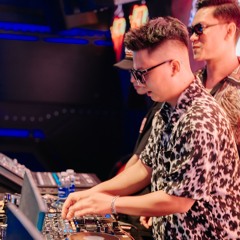 CÓ AI ĐANG HẸN HÒ CÙNG EM CHƯA ?