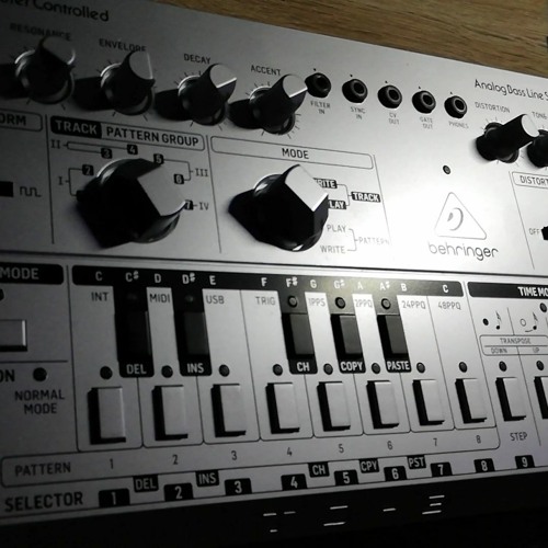 Behringer TD-3 Melodic Acid Demo Track
