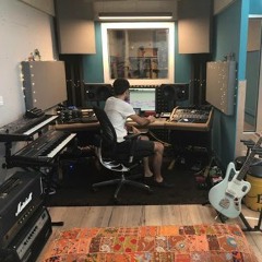 ESPERPÉNTICO drum bounce XAVI NUEZ-LA INCREÍBLE HISTORIA DE XAVI SWINGER