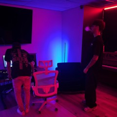 runitup (feat. Armedperson) @skin @okjuskii