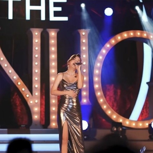 Hạnh Phúc Mới - Phạm Quỳnh Anh live (in the moonlight)
