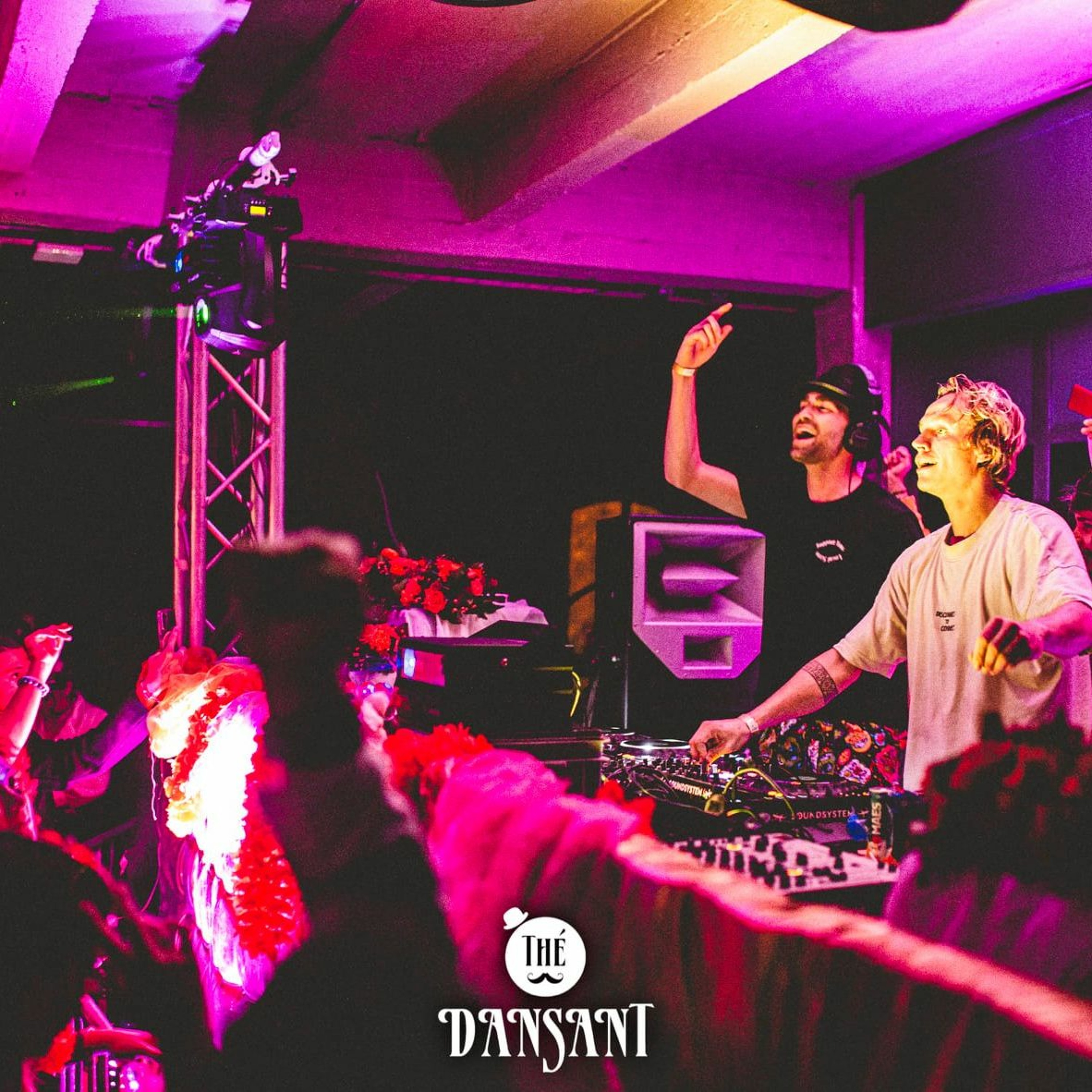 WLC & Wifaru @ Thé Dansant Dia de los Muertos - WeZienWel house room episode artwork