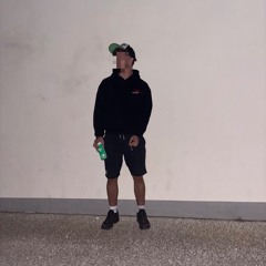 ALL EYES ON ME