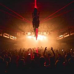 Que Dieu bénisse techno rave