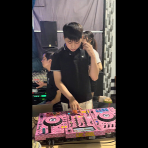 Cô Gái Đến Từ Phương Xa Lắc Xa Lơ - Trường Phú Mix