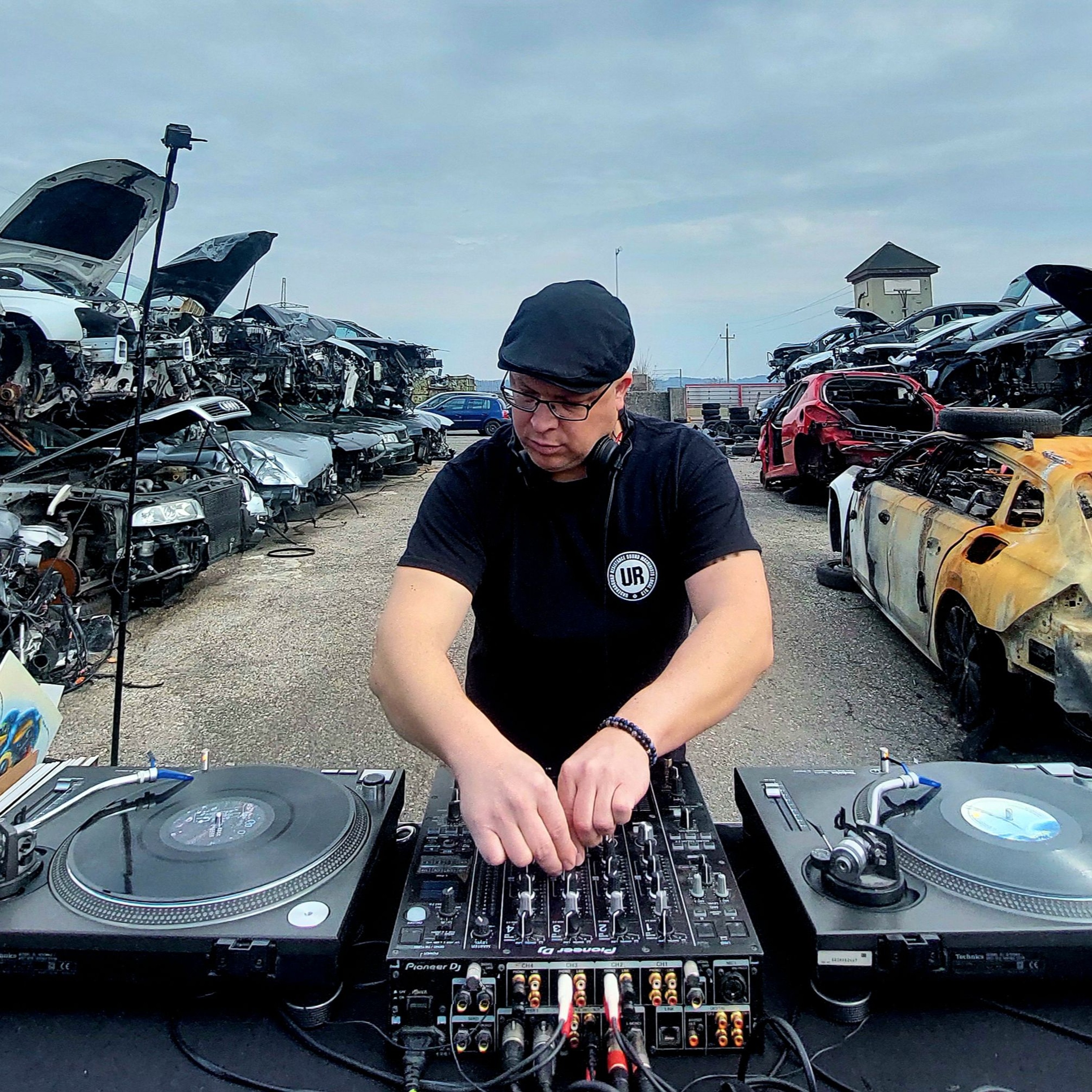 ERROL DIX pres. LIFE UNIT SPECIAL @ CAR GRAVEYARD DIETACH - MAY. 2025 episode artwork