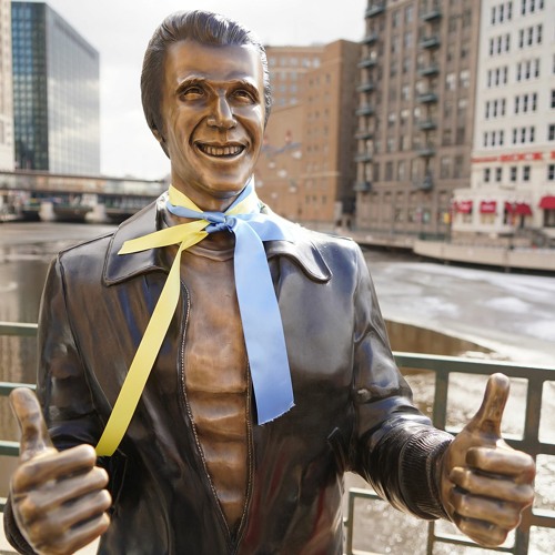 Stream episode The Bronze Fonz Returns by Milwaukee Independent podcast