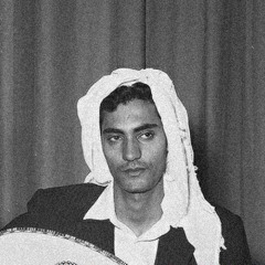 ‎⁨يحب ويزيد بوِصاله ولا أقدر على بُعده
