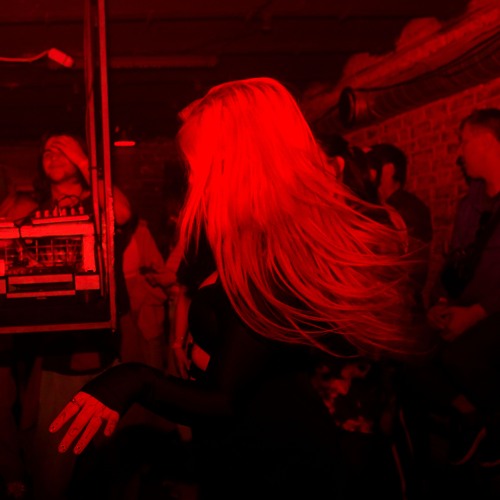 Vsebe - Tancui (voc)