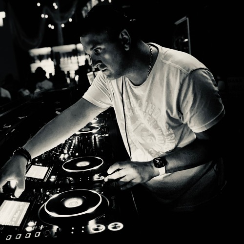 Mix Session 003 by Seb B on Radio Mixfloor 01.04.24