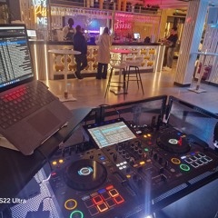 chilled out vibe, warm up sat night. gustavo   27th September