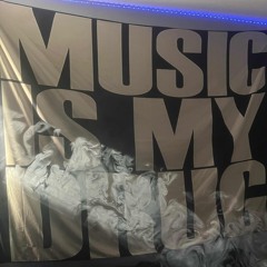 RunninitUP ft $XSEAN.mp3