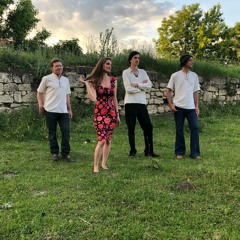 Folkontinent || Kece az úton