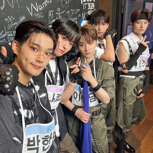 Stream Boys 수오전사 LAW 엠카운트다운 by Z) Listen online for free on