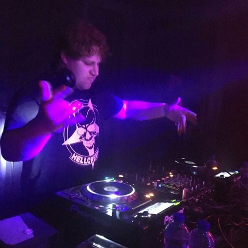 HKV SWEATROOM  By Hellcreator (NETHERLANDS )