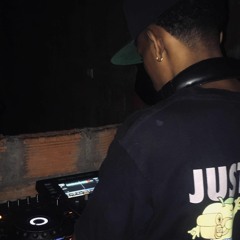 Nike✔️   we were from another planet🥤.  PALA🧸CIOS DJ
