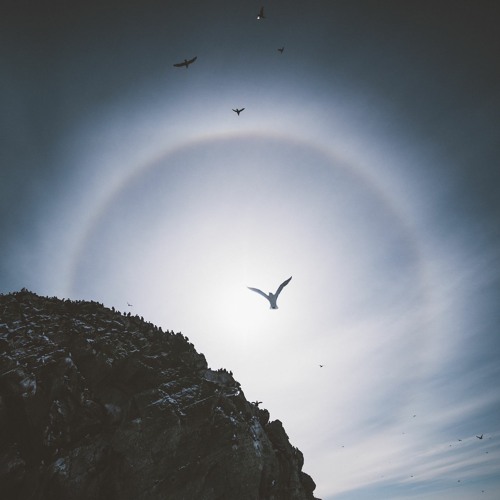 Logic Moon & Atmøsphäre - Beyond The Black Rainbow