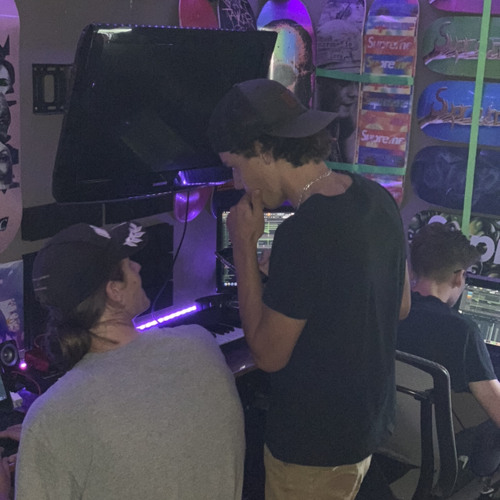 Pour it up (prod. silenceX)