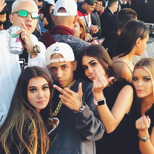 MEGAVUCADA 02 - ( DJ JOAO DA INESTAN - DJ TG DA INESTAN )FEAT- MC’s - DANNY - PR - THEUZYN - VUK VUK