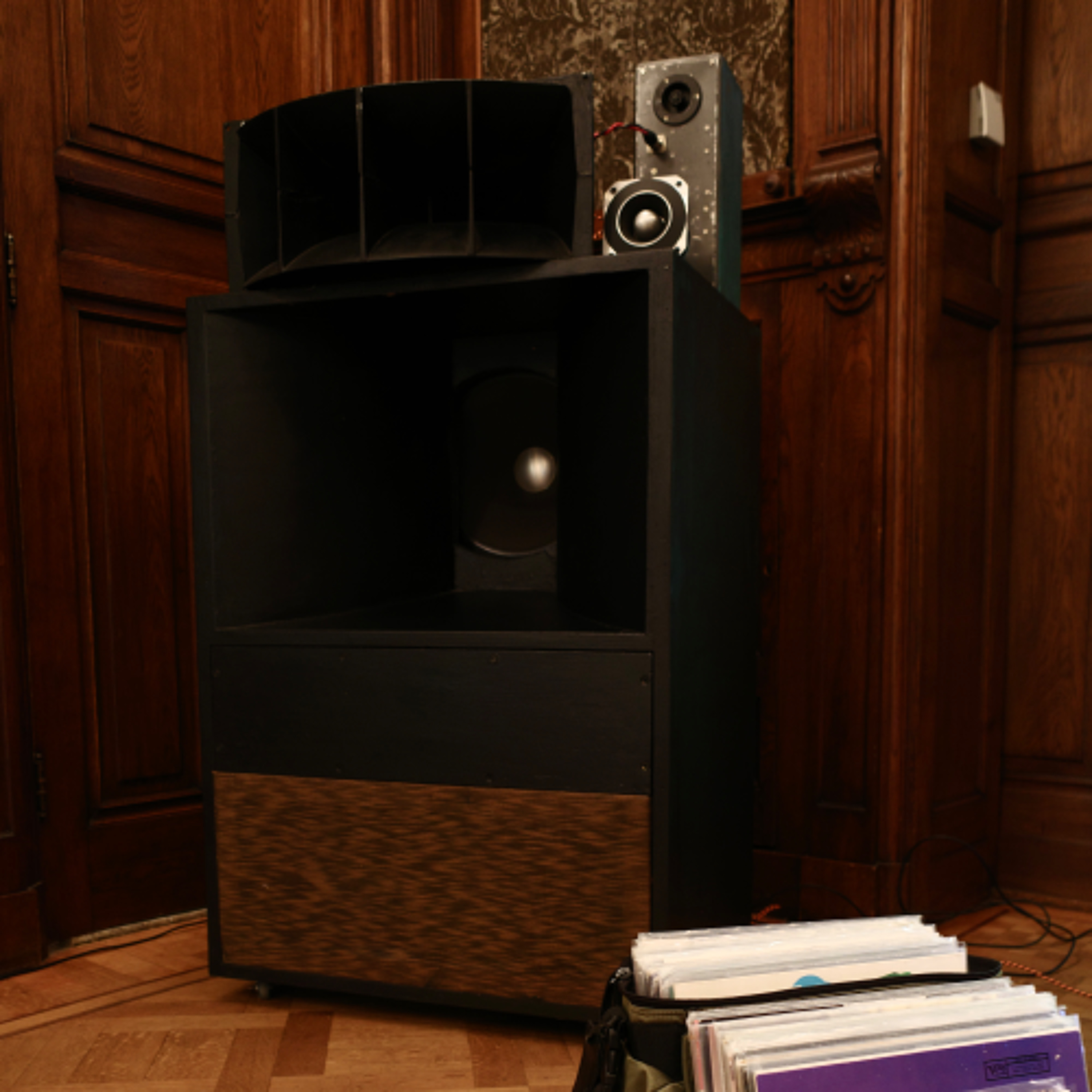 Jiwa Jiwa Listening Room w/ Sekan | Belasting & Douane Museum- 18th May 2025 episode artwork