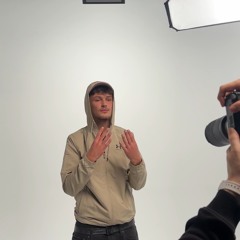 vier uhr - ezen (demo)