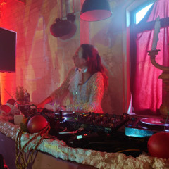 spiegeleule | Erna - Schicksalsjahre einer Raverin