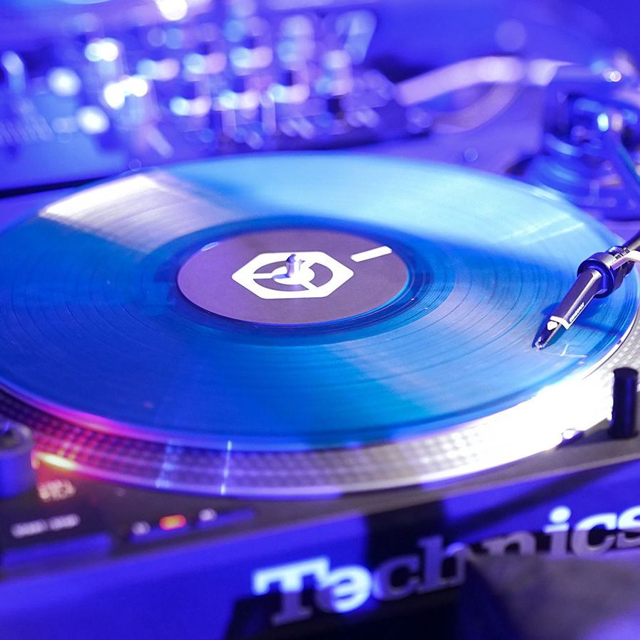 DJ Napo & Alex Trackone – La Musica [HQ]