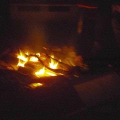 przy ognisku *całą noc*