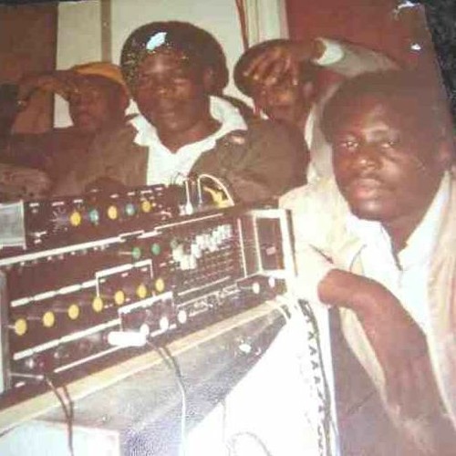 Gemini Sound(UK): General DC, Federal + Jamaican singer Patrick Cole live in St Albans, UK - 1988