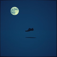 The moon dropped a shoe on the edge of the Sky