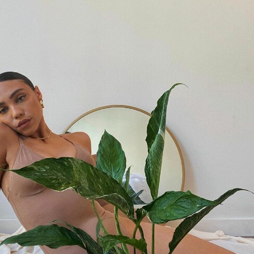 mysterylady. 🍃