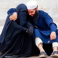 hold my beer habibti, i’ve got to pray to Allah... 🐻🍺🥃