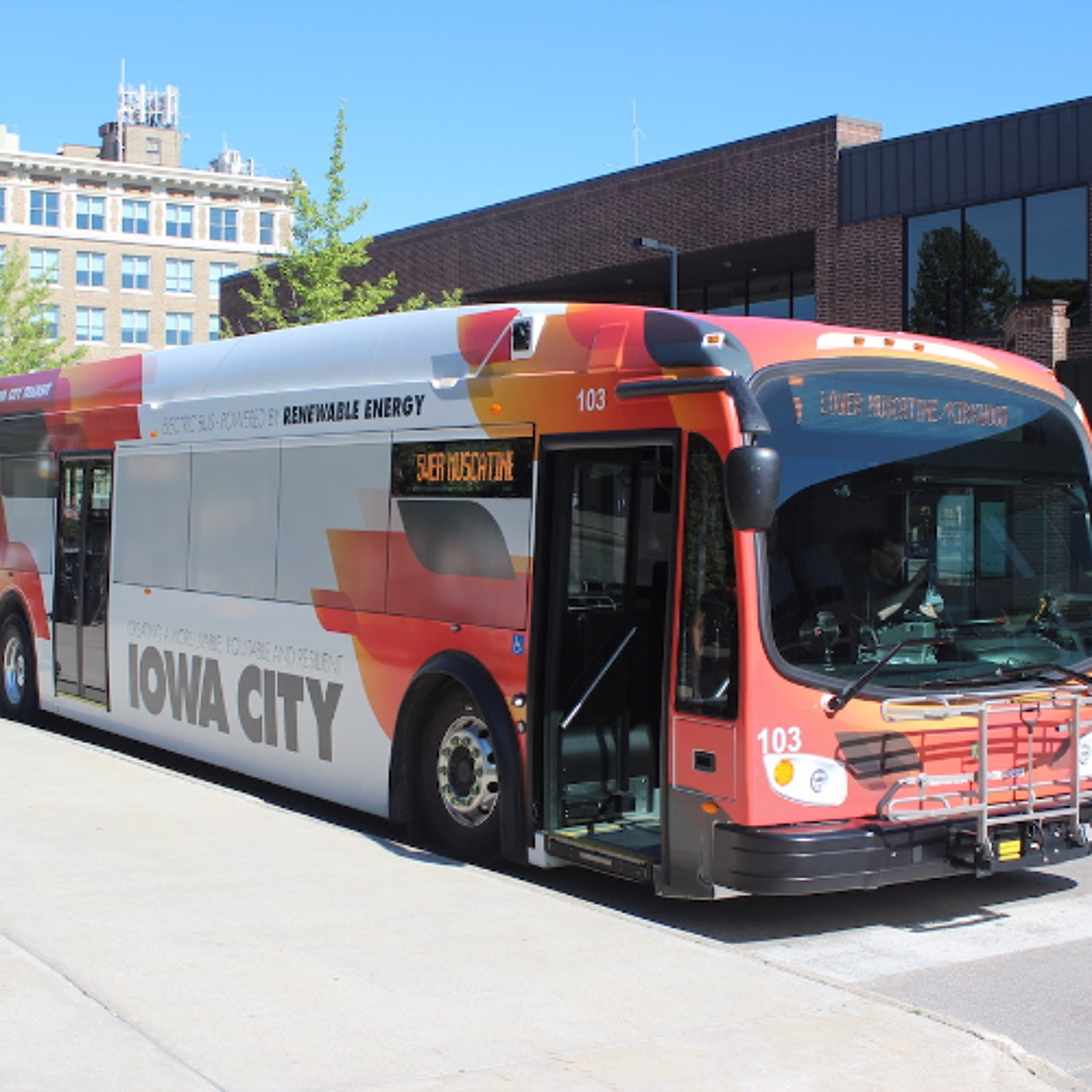 What’s Right: Free Buses in Iowa City Clear the Air and Ease Traffic