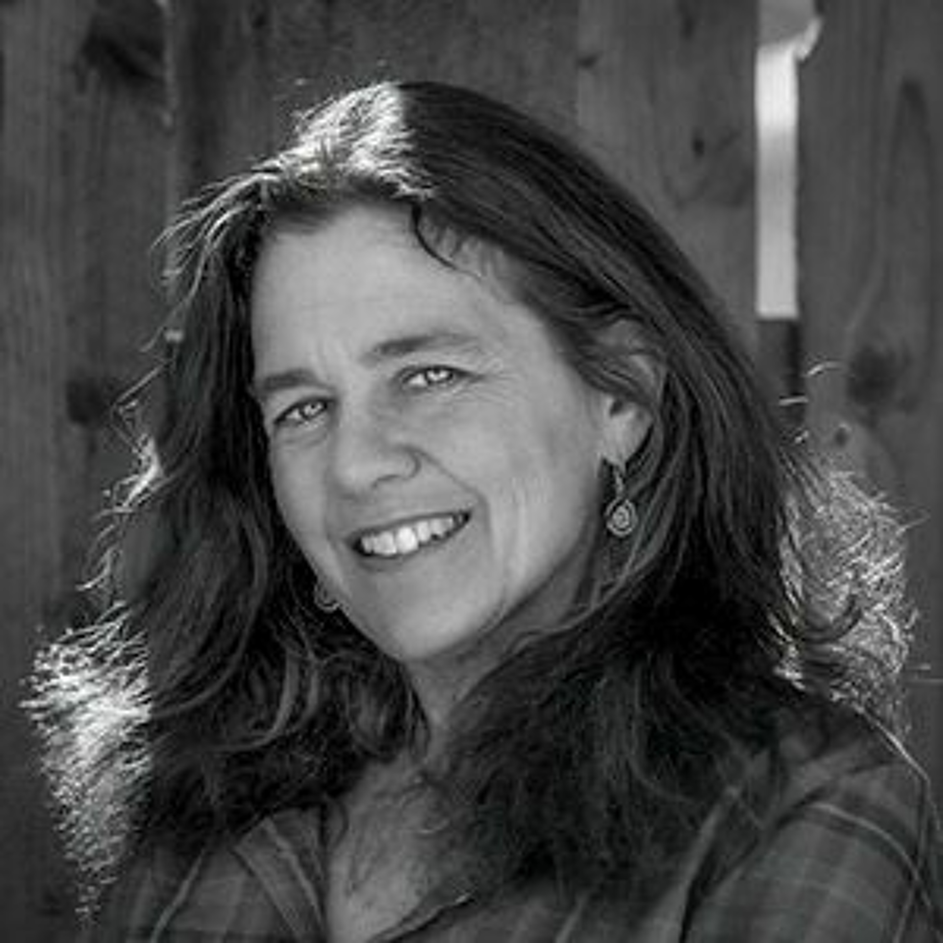 Nature's Narratives: Beth Wald and the Art of Visual Storytelling | 02.03.24 thumbnail