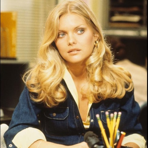 CC x True Stories x C- Lectiv x P A T R Ó N - Michelle Pfeiffer