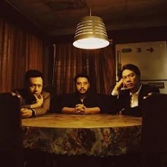 Perunggu - Haru Paling Biru