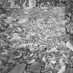 un glaçon dans la gorge