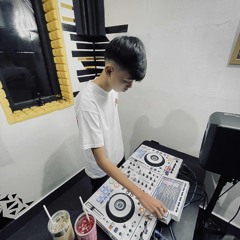 NST 2k25 NGUOI THU BA - TRUNG TINH