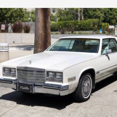 WHITE CADDY