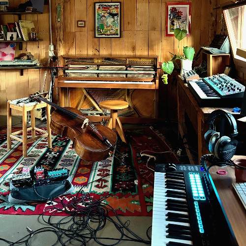 5. Improvisation on Be Still Alive (Rework by Marcello Liverani)