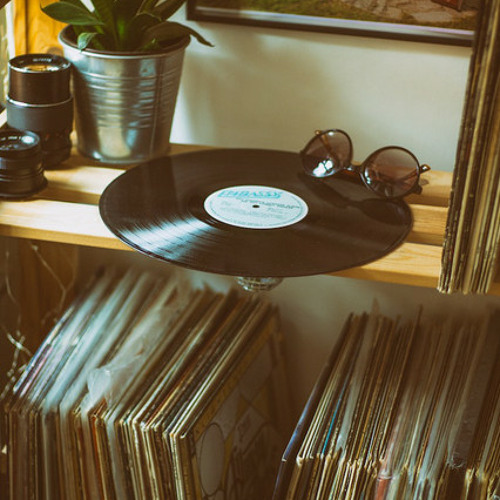 Music Selection ( Pop / Dance / House / Afro / Rap / Reggaeton / R&B / Lo-fi / Synthwave)
