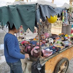 لماذا ترك الطفل عيسى المدرسة وما هي الظروف التي أجبرته على العمل