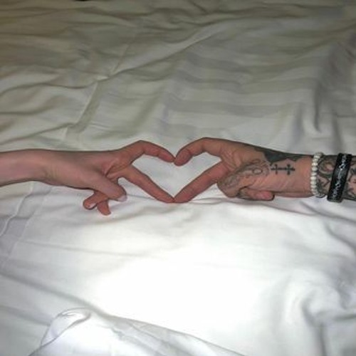 Goth Girl - LOVE DESTROY
