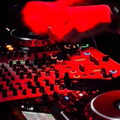 Live @ MusiKlub San Salvador, SLV.