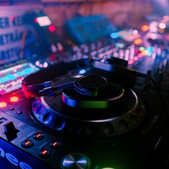 Sven_Nicefield@Sie liebt Techno Feb.23