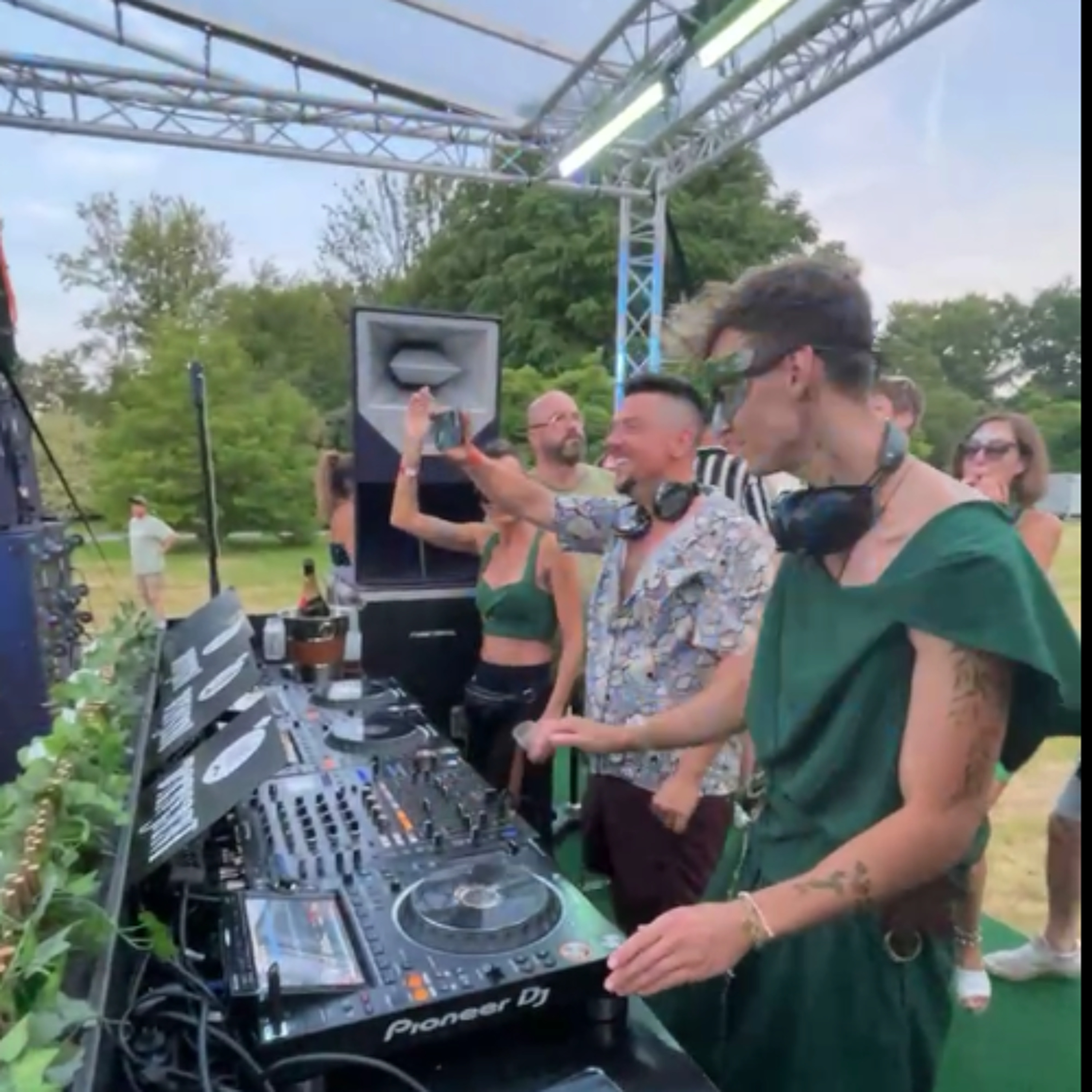 Galago & Jaxter @ Thé Dansant Nature (Plantentuin Meise) episode artwork