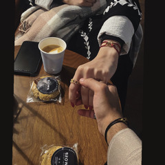 ‎⁨هات إيدك تحضُن إيدي ♥ ..⁩