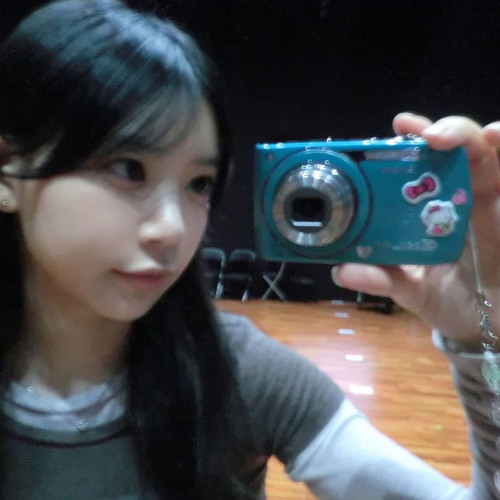 꽃은 피우지 못해서 시들고만 있는데