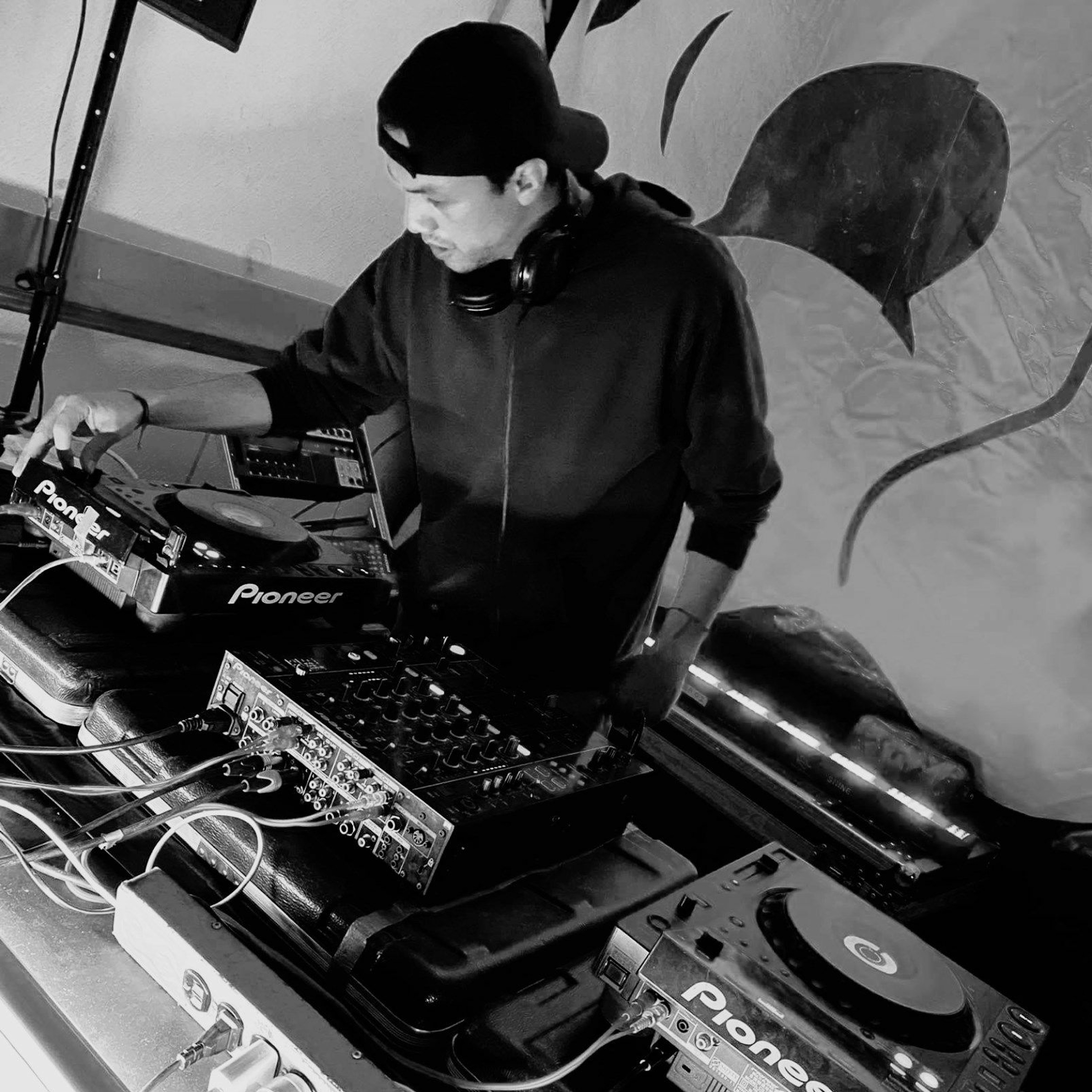 Donda - Progressive Night Episode 062 - Loops Radio Progressive
